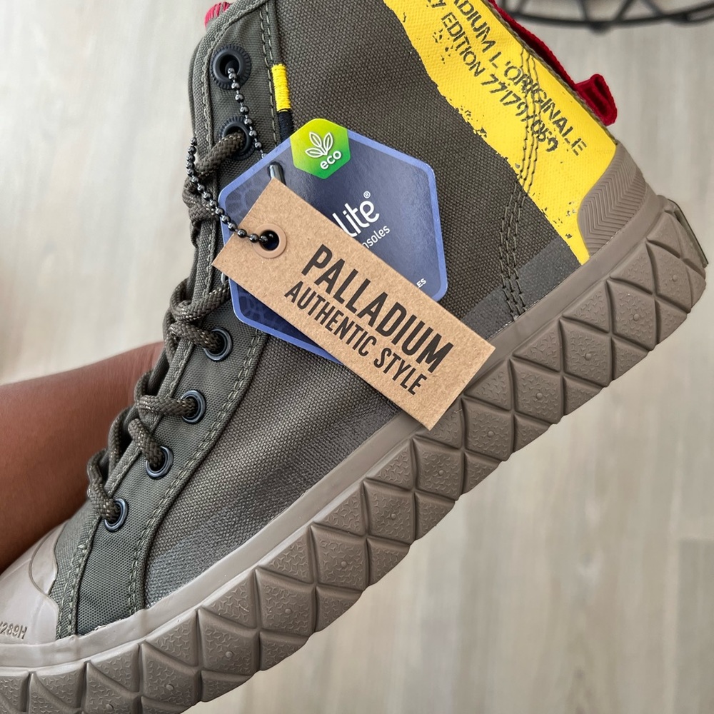NWT Palladium Ace Supply Mid Olive